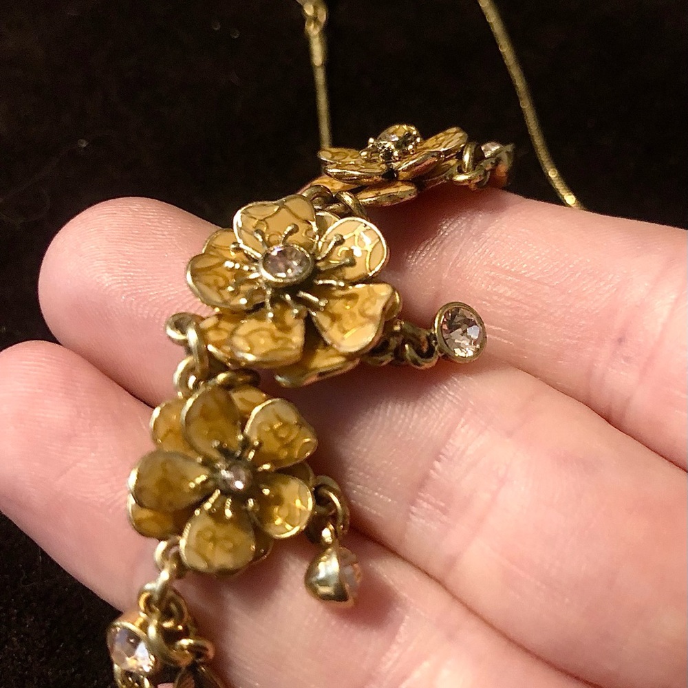 Flower & Leaf Choker - Picture 6 of 8